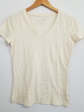 Cream V Neck T-Shirt Size Small